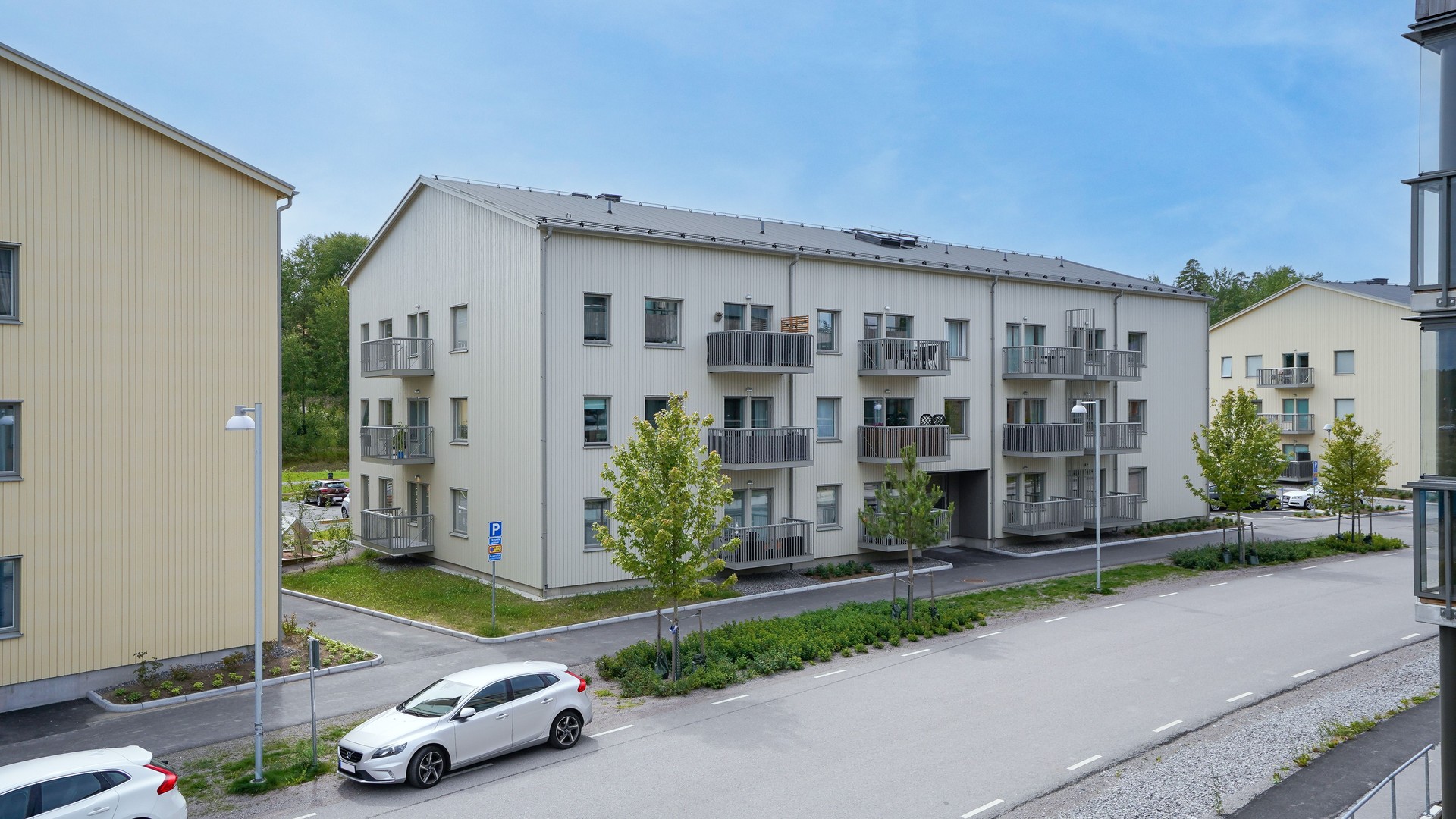 image-gallery__image--main